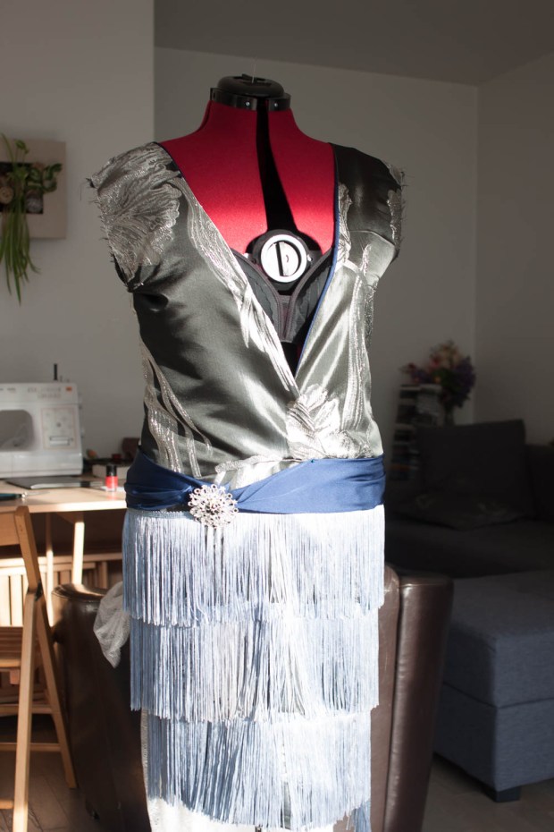 Tiens, cette chute de tissu ferait une chouette ceinture ! 